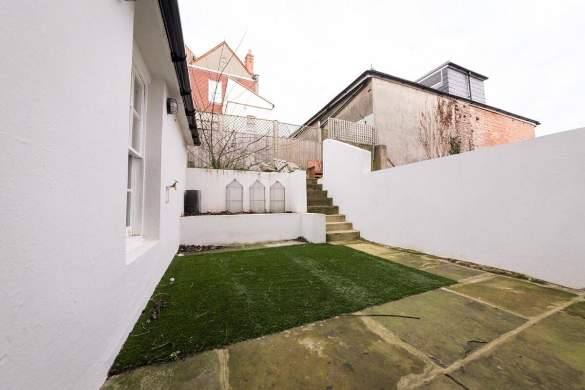 Вилла Sea Front St Leonards Гастингс Экстерьер фото